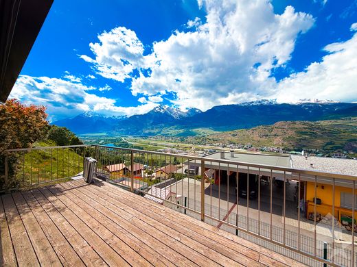 Detached House in Salins, Sion District