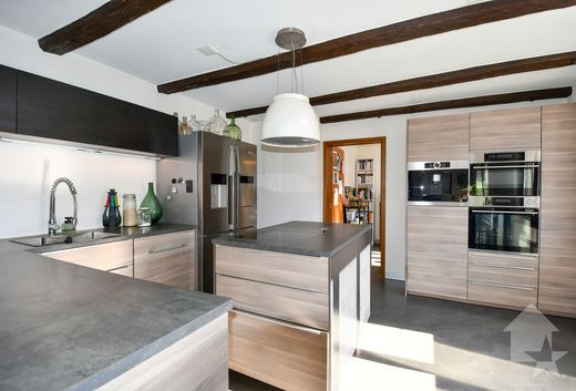 Apartment / Etagenwohnung zu verkaufen in Fully