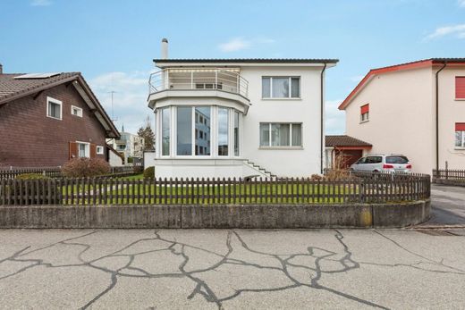 Luxury home in Oberentfelden, Bezirk Aarau