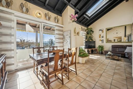 Apartment in Weiningen, Bezirk Dietikon