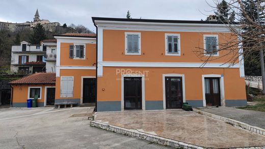 豪宅  Buzet, Grad Buzet