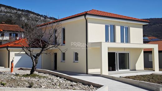 豪宅  Roč, Grad Buzet