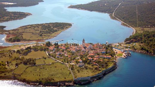 Land in Osor, Mali Lošinj