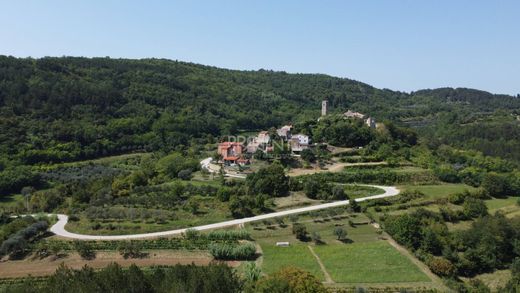 Land in Grožnjan, Grožnjan-Grisignana