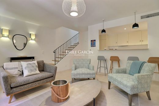 아파트 / 생 트로 페, Var