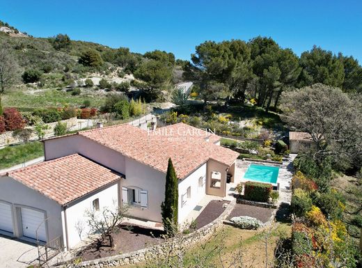 Luxury home in Vaugines, Vaucluse