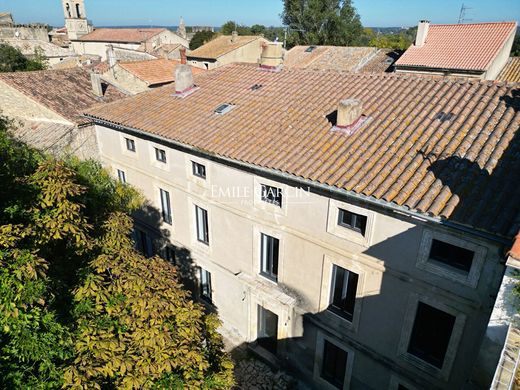 Πολυτελή κατοικία σε Remoulins, Gard