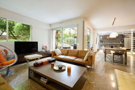 Apartament w Neuilly-sur-Seine, Hauts-de-Seine