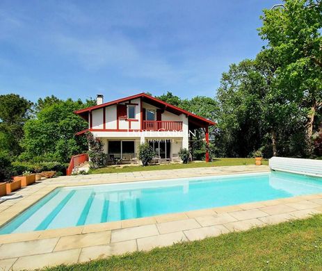 Casa di lusso a Arbonne, Pirenei atlantici