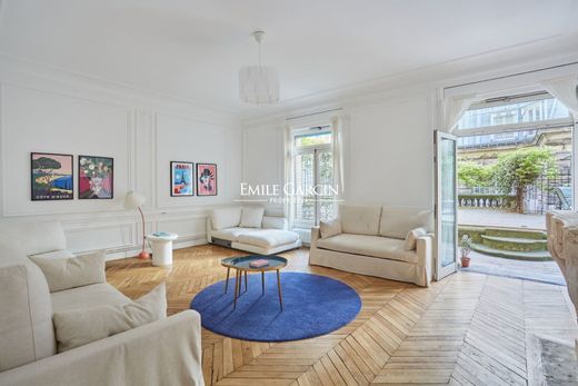 Apartment in La Muette, Auteuil, Porte Dauphine, Paris