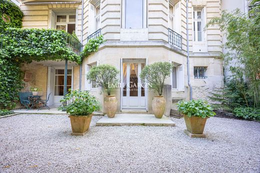 Apartment / Etagenwohnung in Bordeaux, Gironde