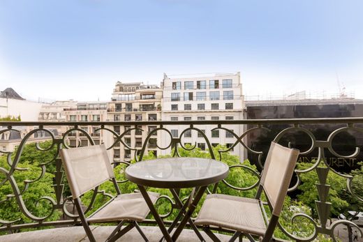 Apartment in Champs-Elysées, Madeleine, Triangle d’or, Paris