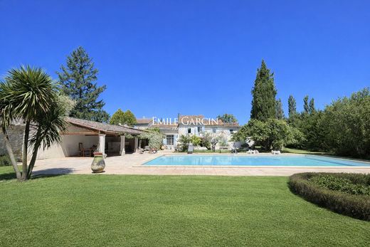 Luxury home in Sénas, Bouches-du-Rhône