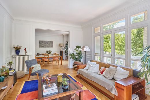 Apartment in Tour Eiffel, Invalides – Ecole Militaire, Saint-Thomas d’Aquin, Paris