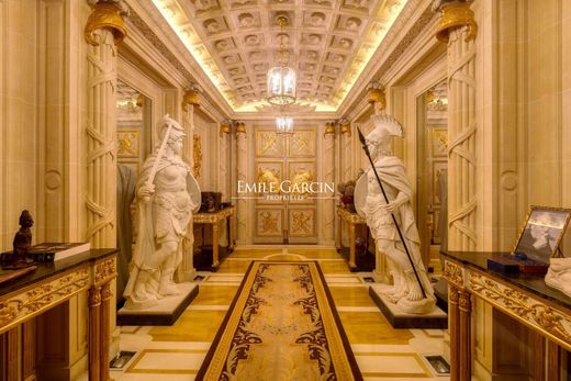 Apartment in Chatelet les Halles, Louvre-Tuileries, Palais Royal, Paris