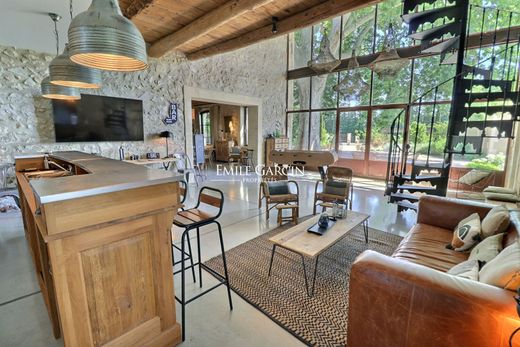 Luxury home in Boulbon, Bouches-du-Rhône