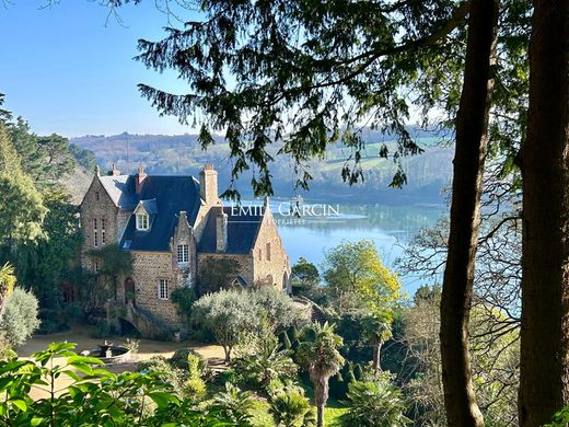 Tréguier, Côtes-d'Armorの高級住宅