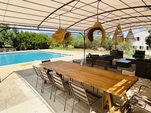 Luxury home in Roussillon, Vaucluse