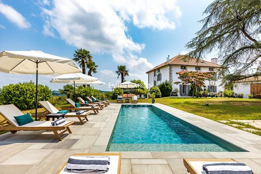 Luxe woning in Guiche, Pyrénées-Atlantiques