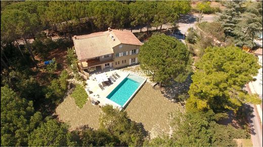 Anduze, Gardの高級住宅