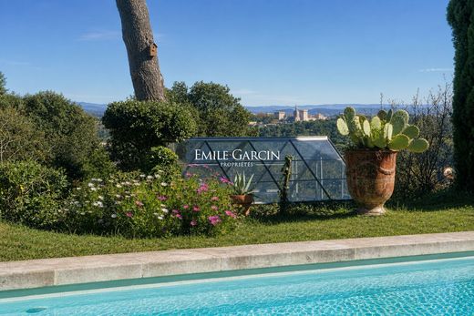Luxury home in Villeneuve-lès-Avignon, Gard