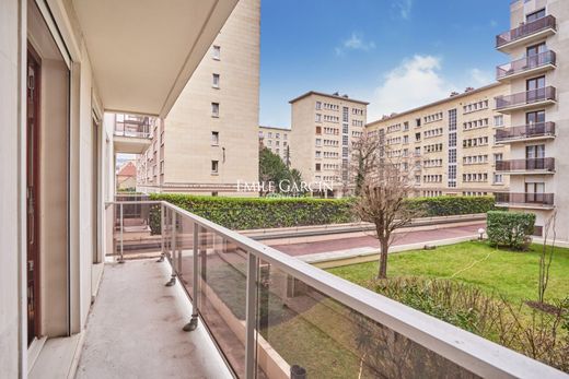 モット・ピケ、コメルス、ネッケル, Parisのアパートメント