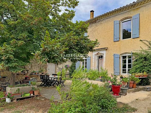 Maison de luxe à Boulbon, Bouches-du-Rhône