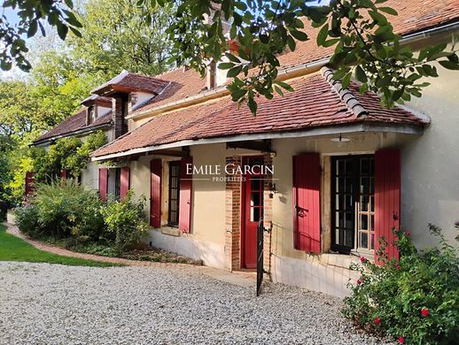 Luxus-Haus in Toucy, Yonne