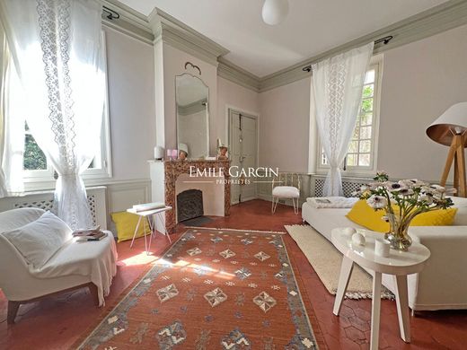 Apartment / Etagenwohnung in Avignon, Vaucluse