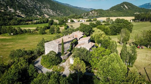 Demeure ou Maison de Campagne à Noyers-sur-Jabron, Alpes-de-Haute-Provence