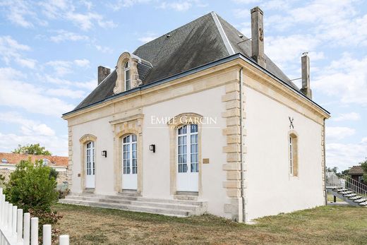Luxury home in Listrac-Médoc, Gironde