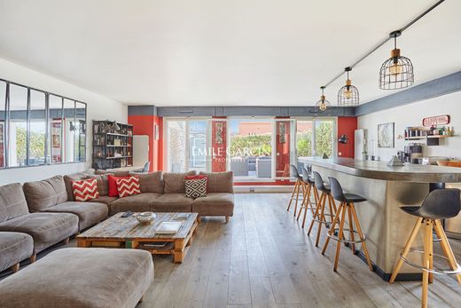 Piso / Apartamento en Ville-d'Avray, Altos de Sena