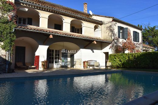 Luxe woning in Alès, Gard