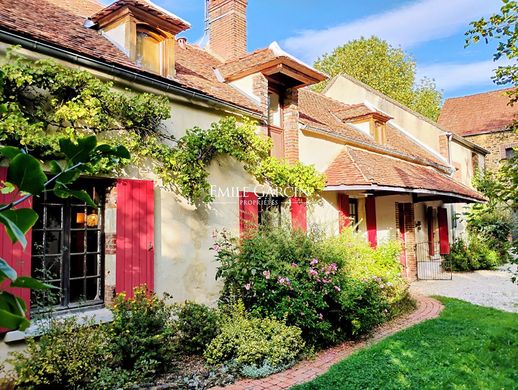 Luxury home in Toucy, Yonne