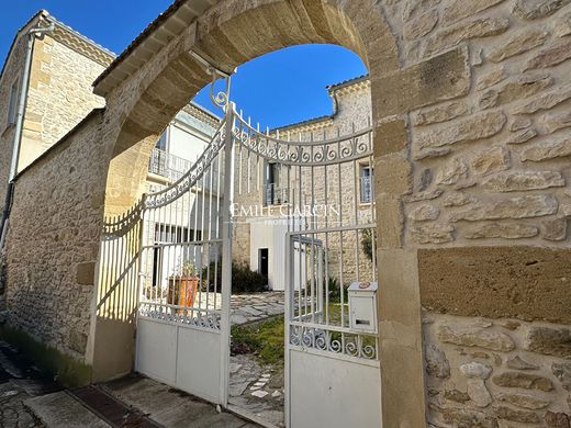 منزل ﻓﻲ Uzès, Gard