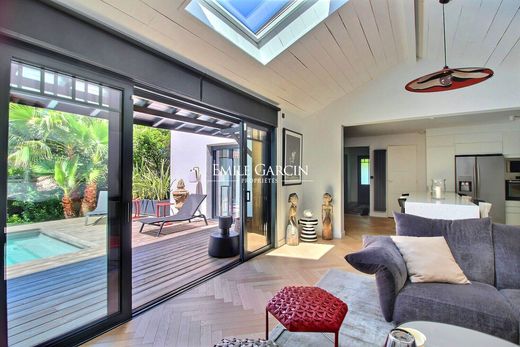 Luxury home in Pyla sur Mer, Gironde