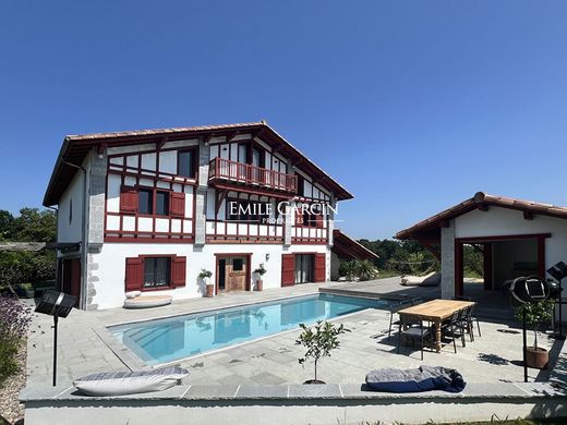 Casa de lujo en Larresoro, Pirineos Atlánticos