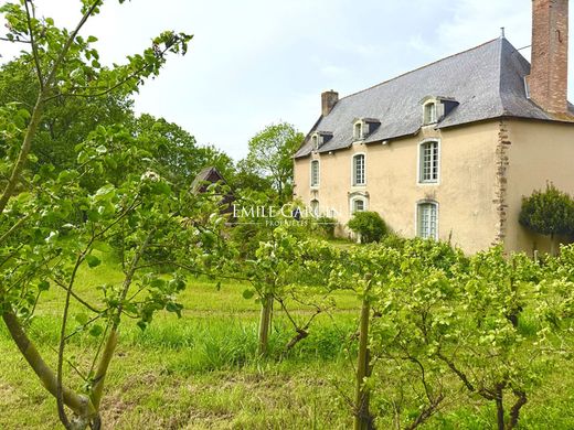 Luxus-Haus in Château-Gontier, Mayenne