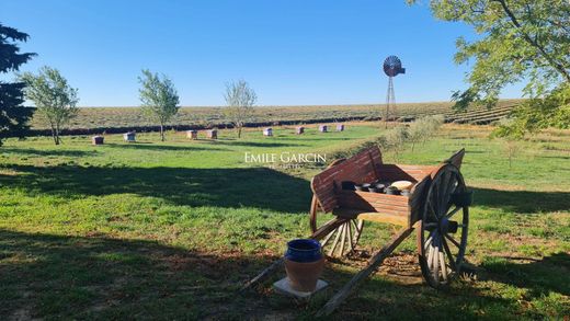 Luxus-Haus in Valensole, Alpes-de-Haute-Provence