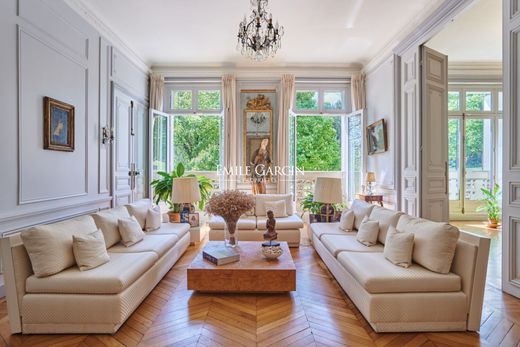 Apartment in La Muette, Auteuil, Porte Dauphine, Paris