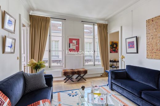Apartment in Saint-Germain, Odéon, Monnaie, Paris