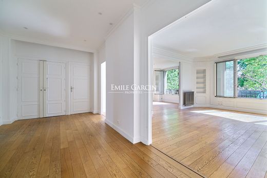 Apartment in Neuilly-sur-Seine, Hauts-de-Seine
