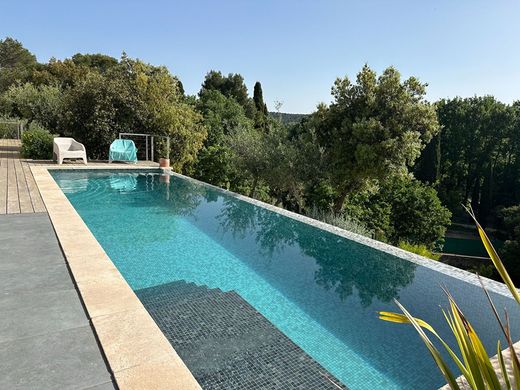 Luxus-Haus in Uzès, Gard