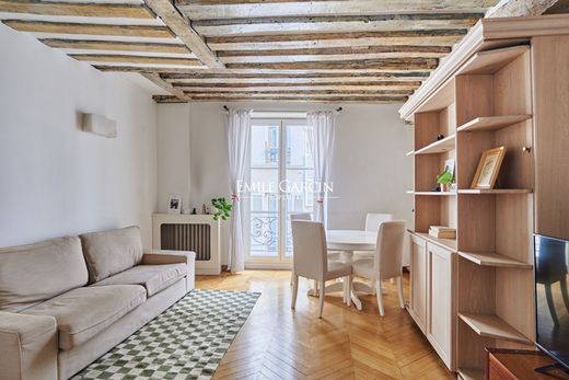 Apartment in Saint-Germain, Odéon, Monnaie, Paris