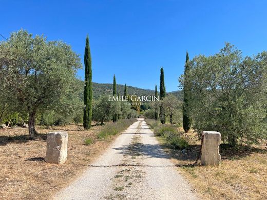 Luxe woning in Saint-Saturnin-lès-Apt, Vaucluse