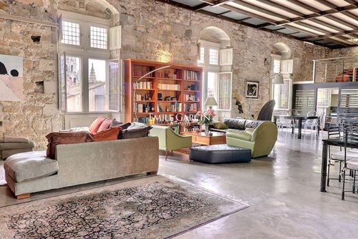 Apartment / Etagenwohnung in Avignon, Vaucluse