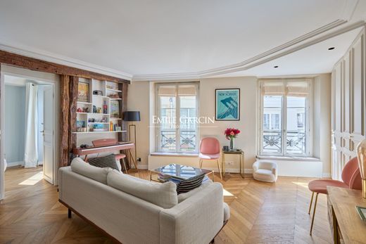 Apartment in Saint-Germain, Odéon, Monnaie, Paris