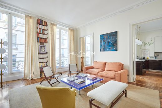 Apartment / Etagenwohnung in Tour Eiffel, Invalides – Ecole Militaire, Saint-Thomas d’Aquin, Paris
