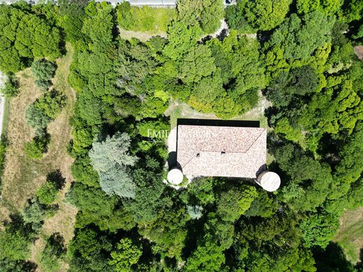 Luxury home in Uzès, Gard