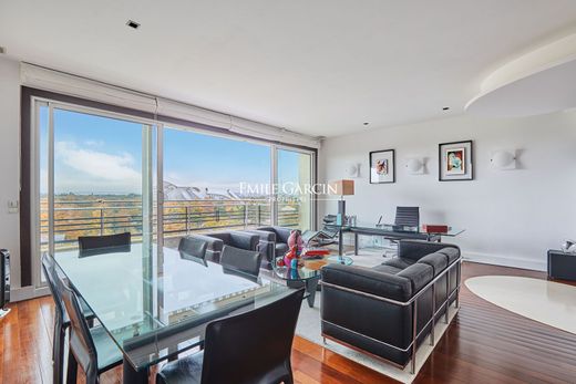 Apartment in Neuilly-sur-Seine, Hauts-de-Seine